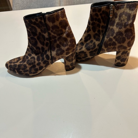 Nine West Faux Fur Leopard Kiana Bootie size 7.5 - Picture 3 of 7